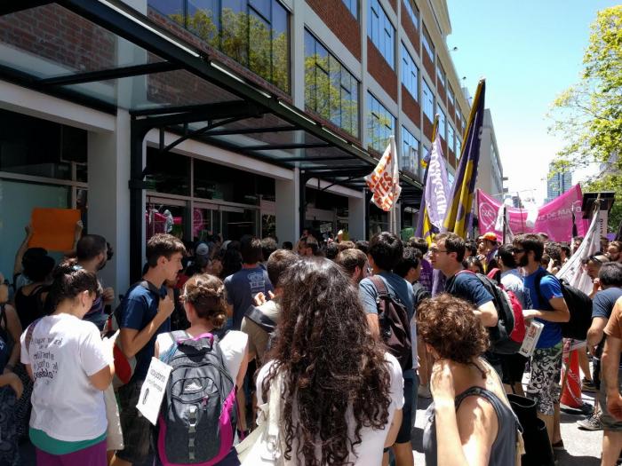 Protesta contra los recortes del 60 por ciento en los ingresos al CONICET